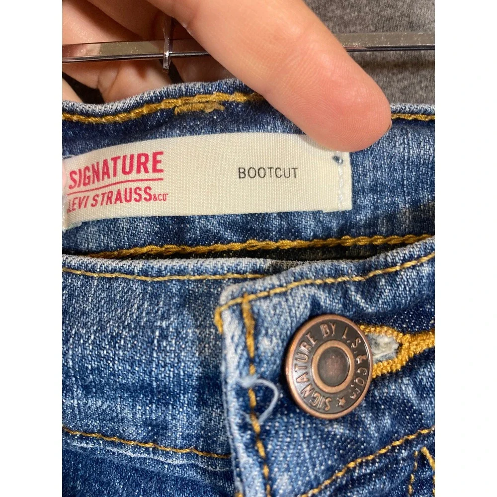 Signature by Levi Strauss signature by